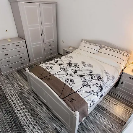 Mareea Apartament * ナボダリ