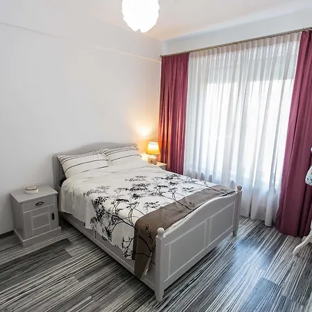 Mareea Apartament ナボダリ